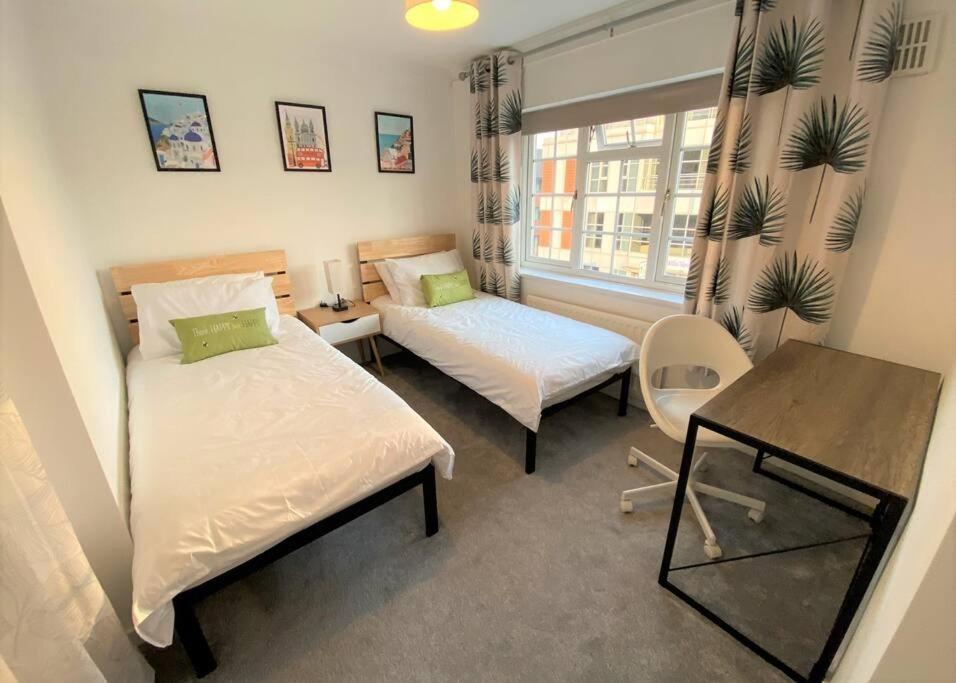 Redhill Town Centre 3 Bed House Near Gatwick Airport, Easy Commute To London Apartman Kültér fotó