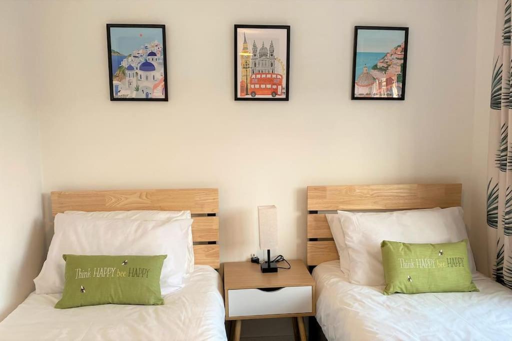 Redhill Town Centre 3 Bed House Near Gatwick Airport, Easy Commute To London Apartman Kültér fotó