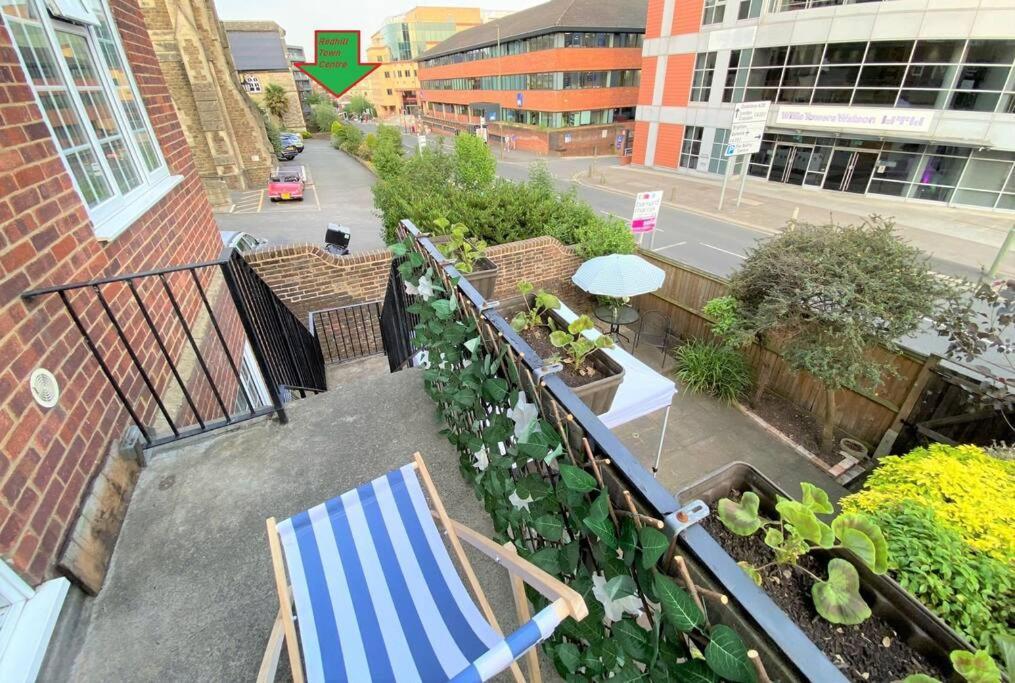 Redhill Town Centre 3 Bed House Near Gatwick Airport, Easy Commute To London Apartman Kültér fotó