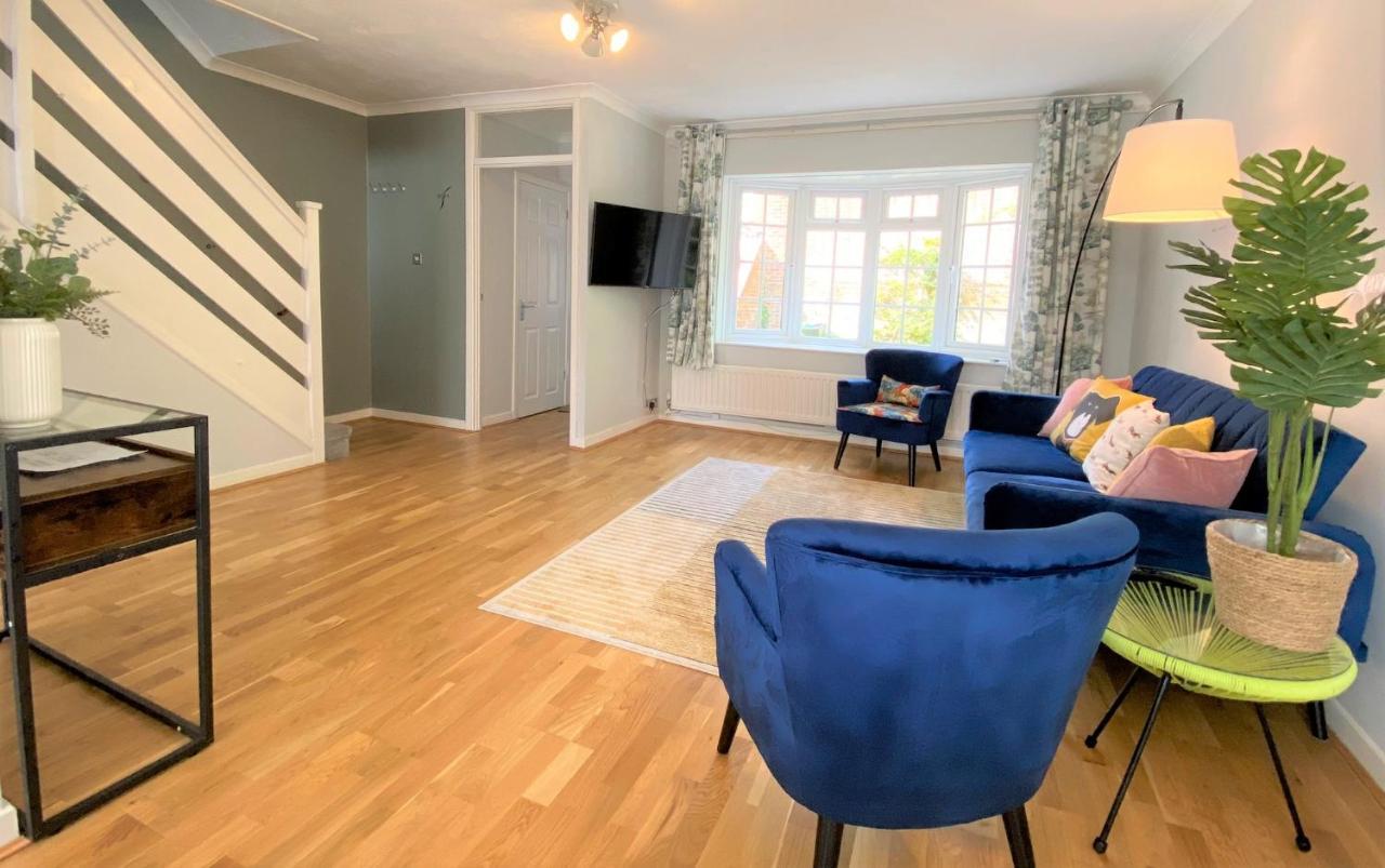 Redhill Town Centre 3 Bed House Near Gatwick Airport, Easy Commute To London Apartman Kültér fotó