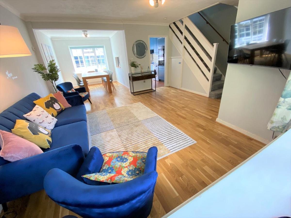 Redhill Town Centre 3 Bed House Near Gatwick Airport, Easy Commute To London Apartman Kültér fotó